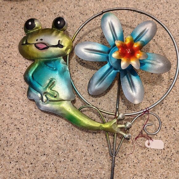 Colorful Frog and Flower Poneheel Garden Stake - Picture 1 of 1
